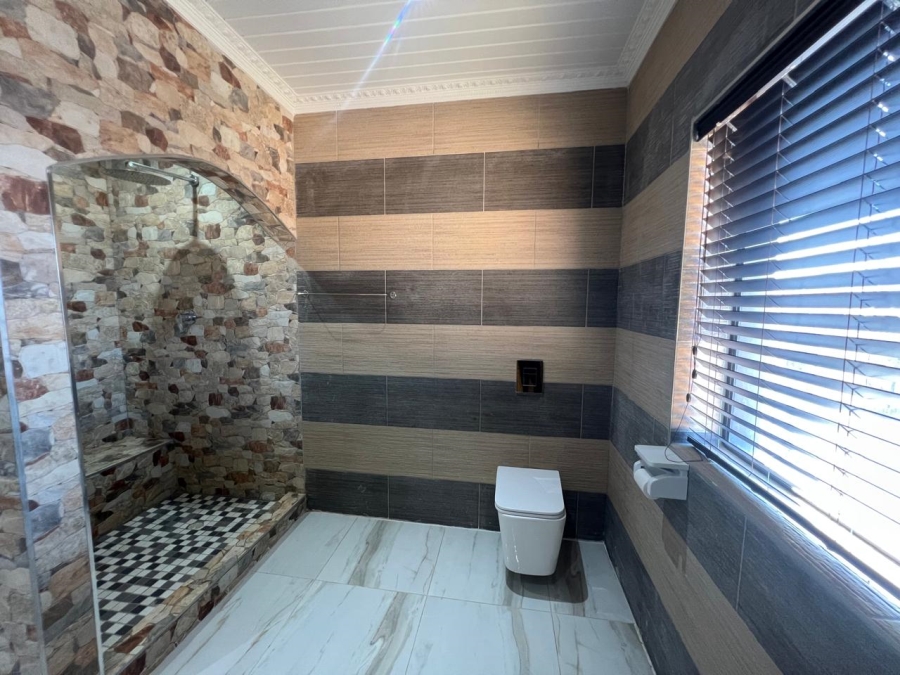 5 Bedroom Property for Sale in Royalston Residential Estate and Wildlife Reserve Eastern Cape